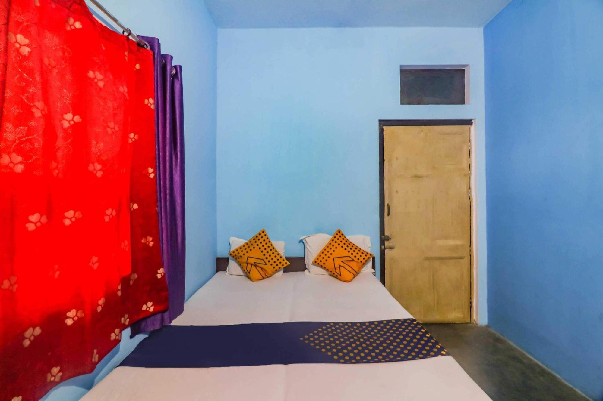 Spot On Mishra Guest House Варанасі Екстер'єр фото